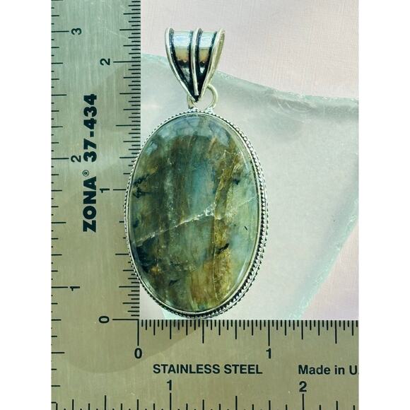 925 Sterling Chunky  Labradorite  Pendant - Picture 6 of 7